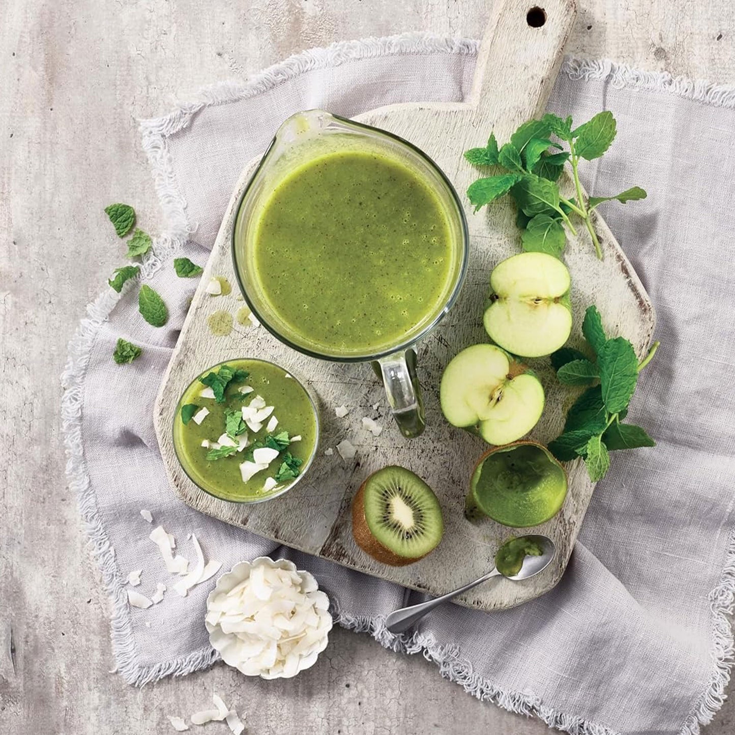 KENWOOD Juicer 700W Stainless Steel Juice Extractor with 75mm Wide Feed Tube, 2 Speed, Transparent Juice Jug, Pulp Container, Anti Drip for Home, Office, Restaurant &Cafeteria JEM51.000GS Grey/Silver