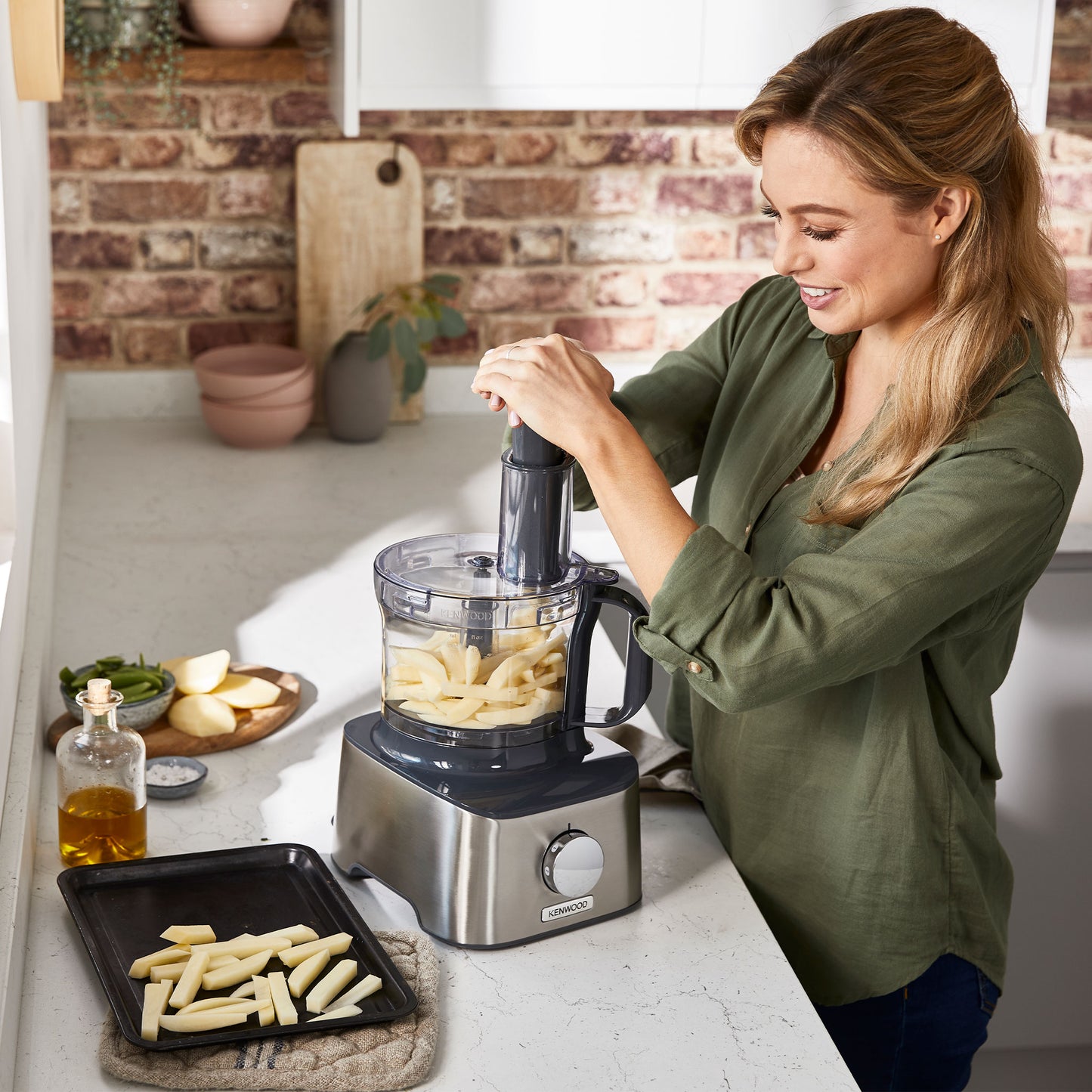 Kenwood Food Processor 800W Multi-Functional With 3 Stainless Steel Disks, Blender, Dual Metal Whisk, Dough Maker, Citrus Juicer FDM301SS Silver