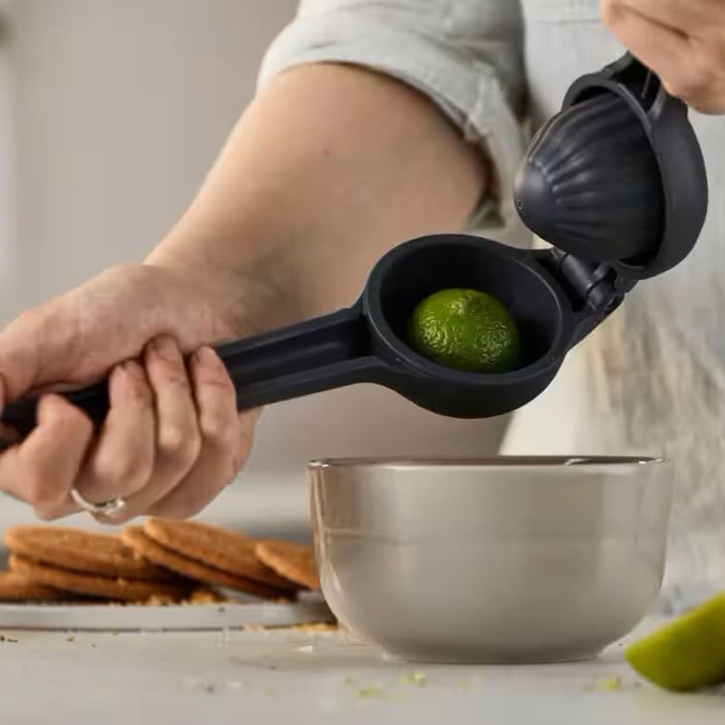 Kenwood KWSP220 – Cake Preparation Citrus Press | Quick Manual Juicer for Lemons, Limes & Oranges