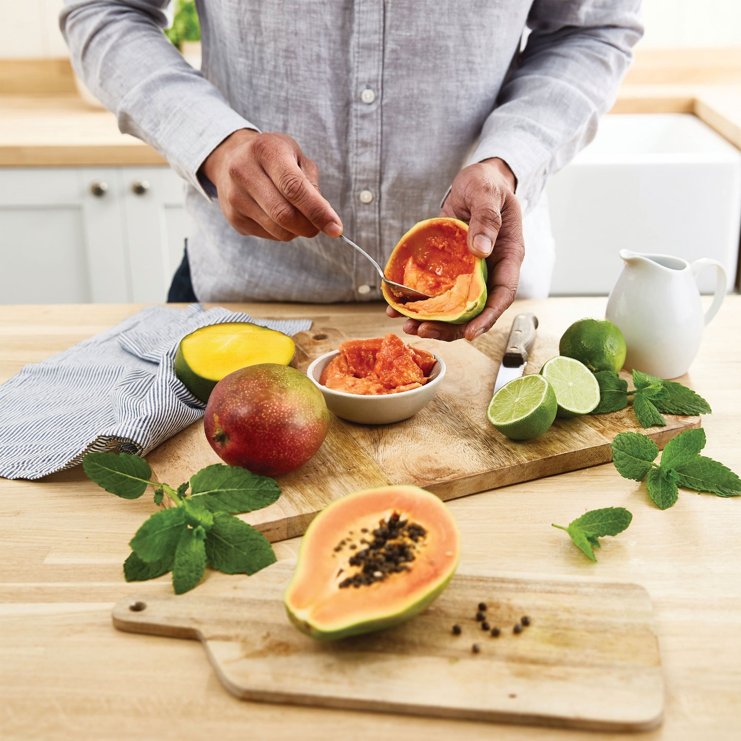 KENWOOD Premium Power Blender 1500W Smoothie Soup with 2L Tritan Jar, 2 Smoothie2Go Bottles, Heating Function for Soup, 10 Speed+6 Preset Programs, Ice Crush BLM92.920SS Silver