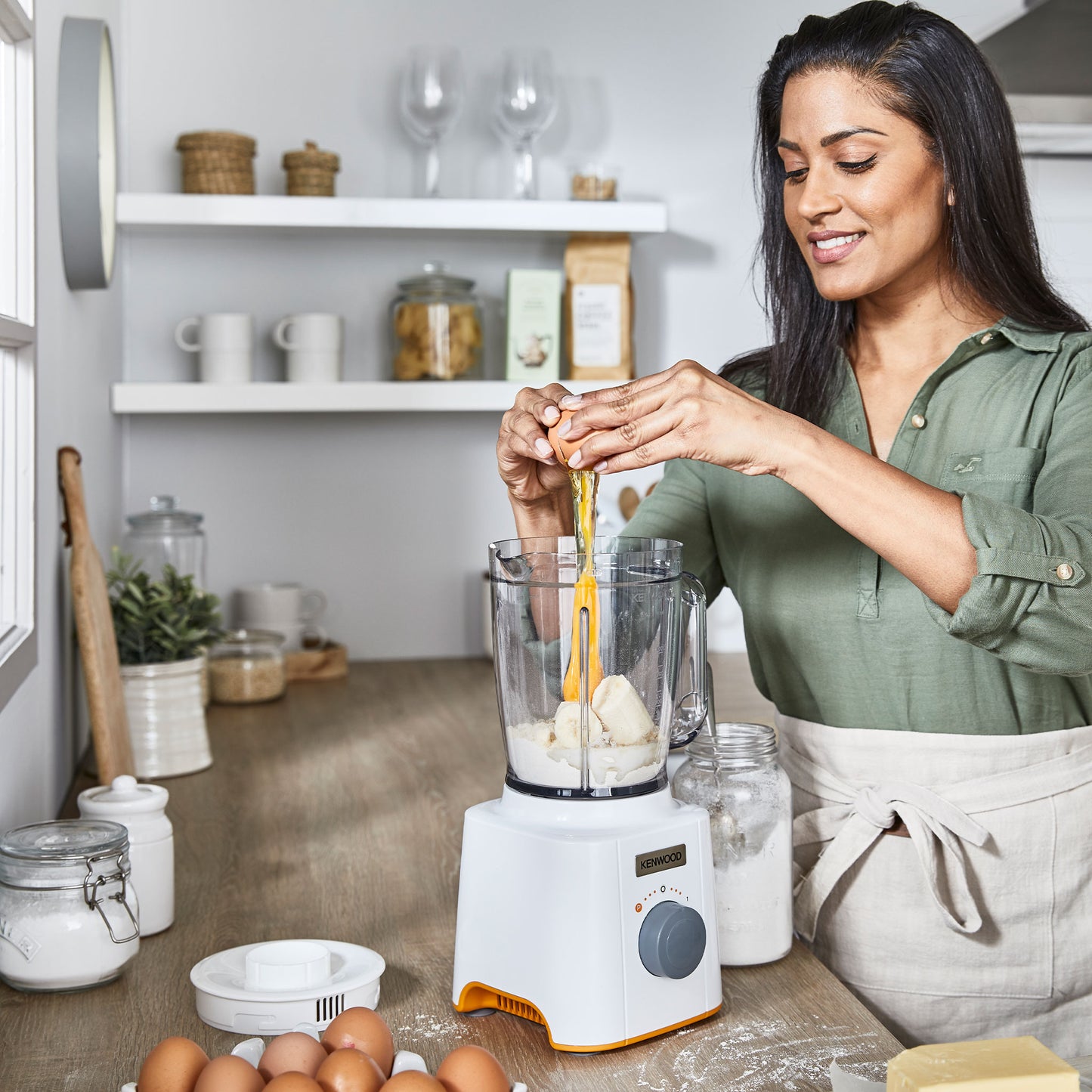 KENWOOD Blender 350W Smoothie Blender/Smoothie Maker Blend-Xtract™ (Effortless and Efficient Blending for Nutritious Blends) 1L with Multi Mill (Grinder/Chopper), Smoothie2Go Bottle BLP31.D0WG White