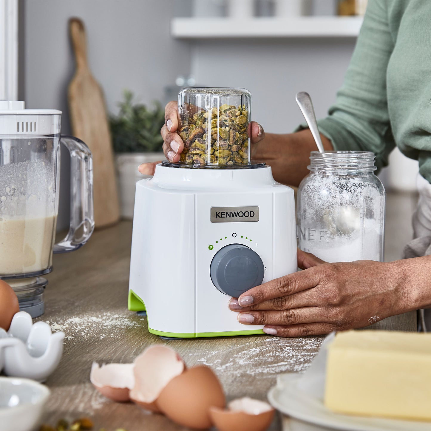 KENWOOD Blender 350W Smoothie Blender/Smoothie Maker Blend-Xtract™ (Effortless and Efficient Blending for Nutritious Blends) 1L with Multi Mill (Grinder/Chopper), Smoothie2Go Bottle BLP31.D0WG White