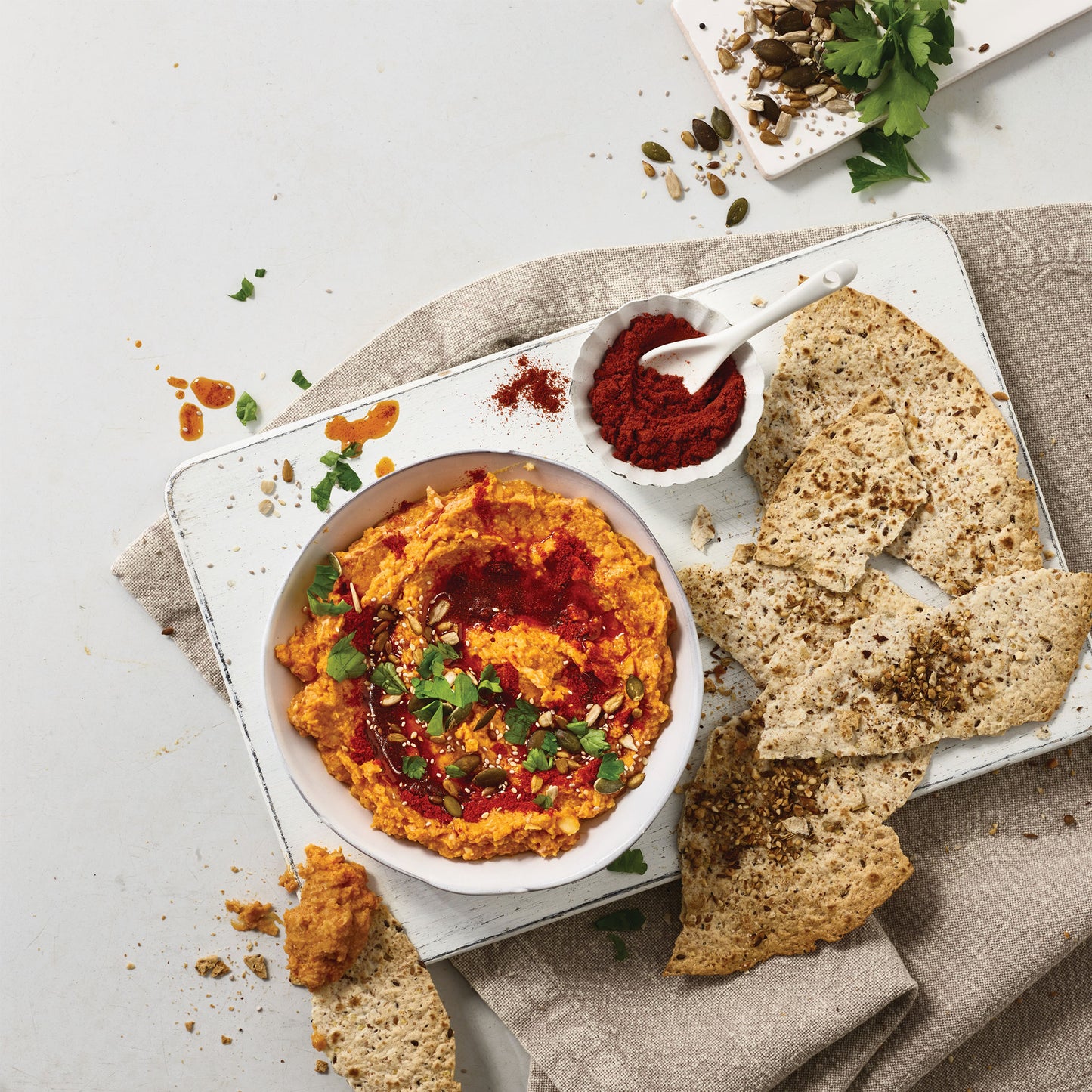 KENWOOD Chopper 400W Electric Food Chopper with 500ml Bowl, Dual Speed, Stainless Steel Quad Blade, Rubber Lid, Ice Crush Function CHP40.000BK Black & CHP40.000WH