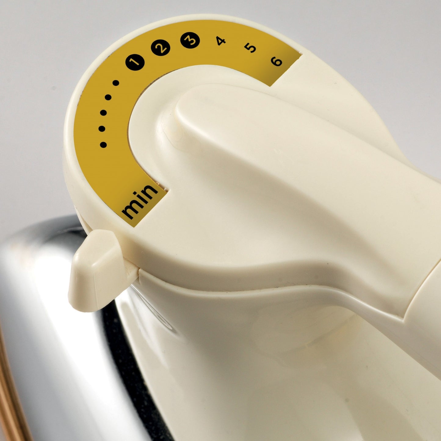 Kenwood Dry Iron Heavy Weight Iron 1200W With Ceramic Soleplate Dim40.000Go Gold, White/Gold