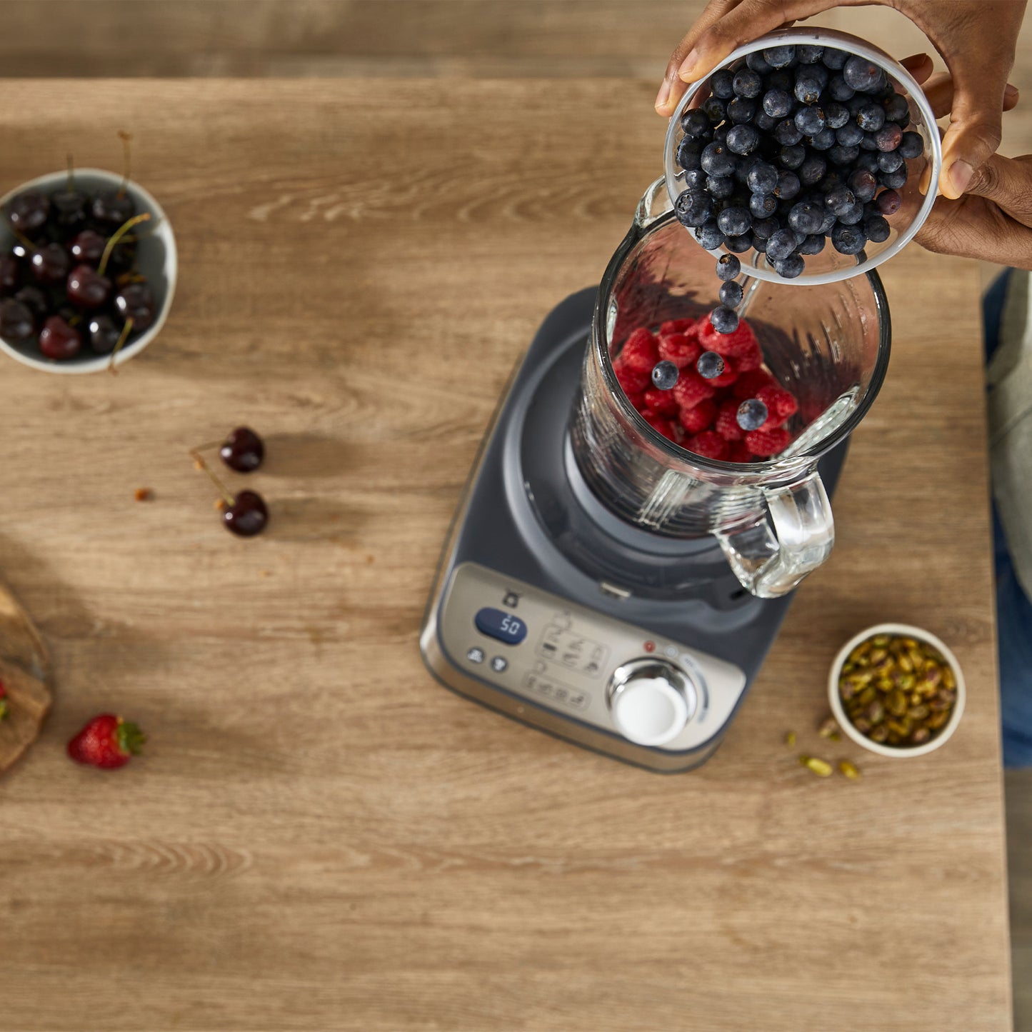 Kenwood Food Processor 1000W With Glass Blender, Glass Mill, Juicer Extractror, Dual Metal Whisk, Dough Maker, Citrus Juicer, Express Serve/Salad Maker, Kitchen Scale/Weighing Tray Fdm71.980Ss Silver