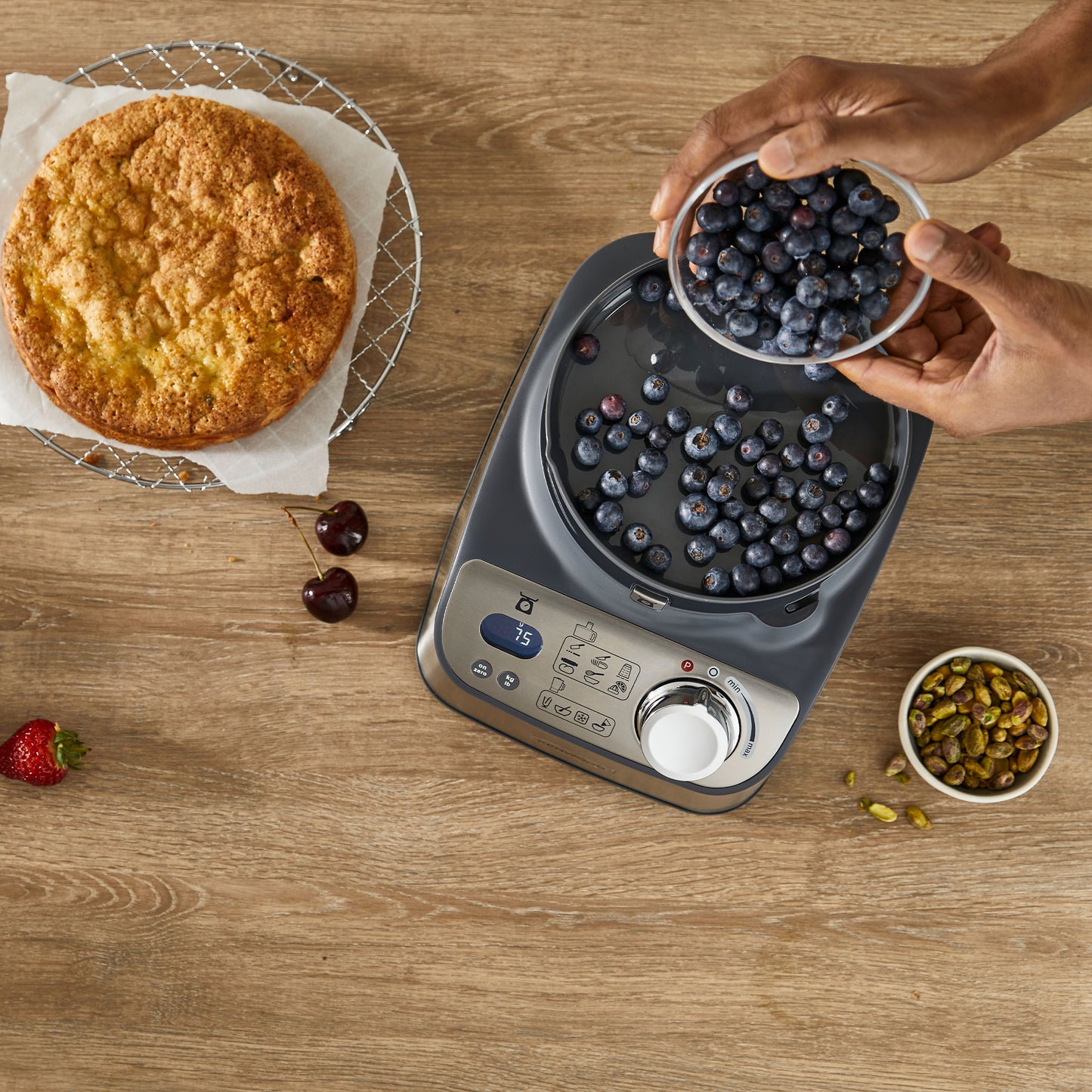 Kenwood Food Processor 1000W With Glass Blender, Glass Mill, Juicer Extractror, Dual Metal Whisk, Dough Maker, Citrus Juicer, Express Serve/Salad Maker, Kitchen Scale/Weighing Tray Fdm71.980Ss Silver