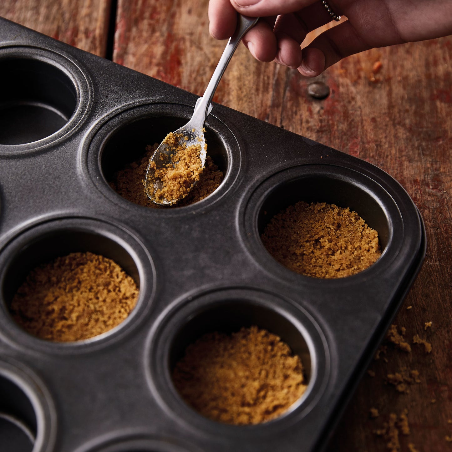 Kenwood Food Processor 800W Multi-Functional With Reversible Stainless Steel Disk, Blender, Whisk Fdp301Wh White