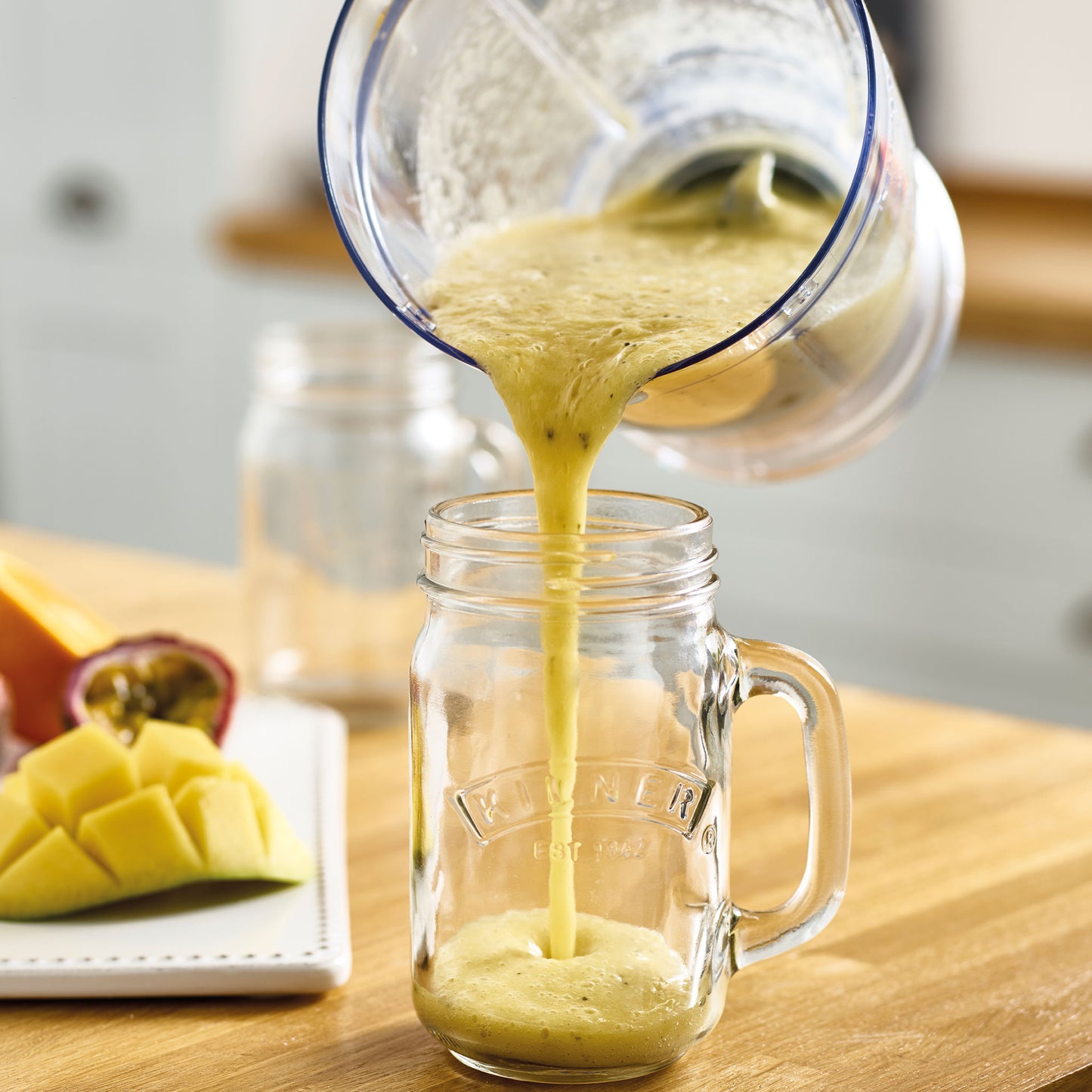 Kenwood Food Processor 800W Multi-Functional With Reversible Stainless Steel Disk, Blender, Whisk Fdp301Wh White