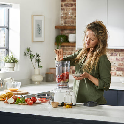 Kenwood Food Processor 1000W Multi-Functional With 3 Stainless Steel Disks, Blender, Grinder Mill, Juicer Extractror, Whisk, Dough Maker, CitrUS Juicer Fdp65.750Wh White