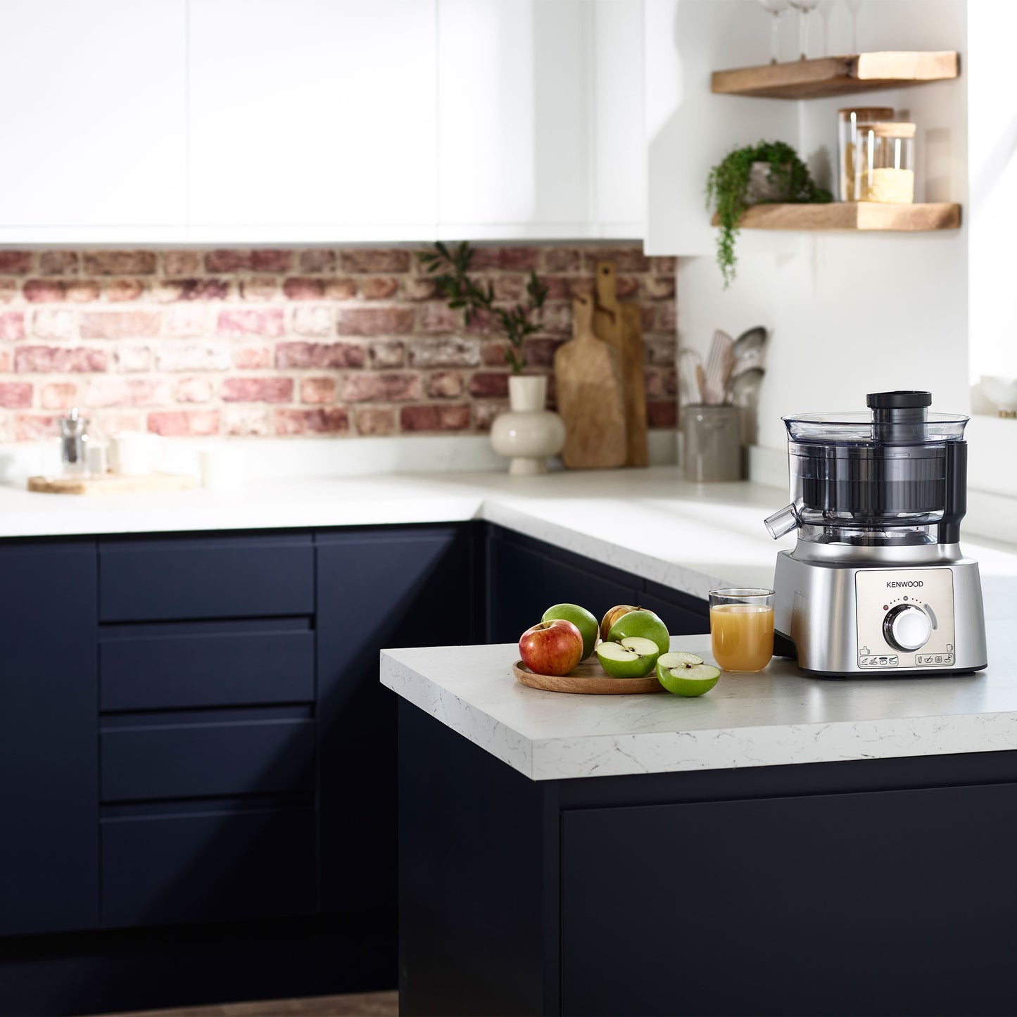 Kenwood Food Processor 1000W Multi-Functional With 3 Stainless Steel Disks, Blender, Grinder Mill, Juicer Extractor, Whisk, Dough Maker, Citrus Juicer, Express Serve/Salad Maker FDP65.880SI Silver