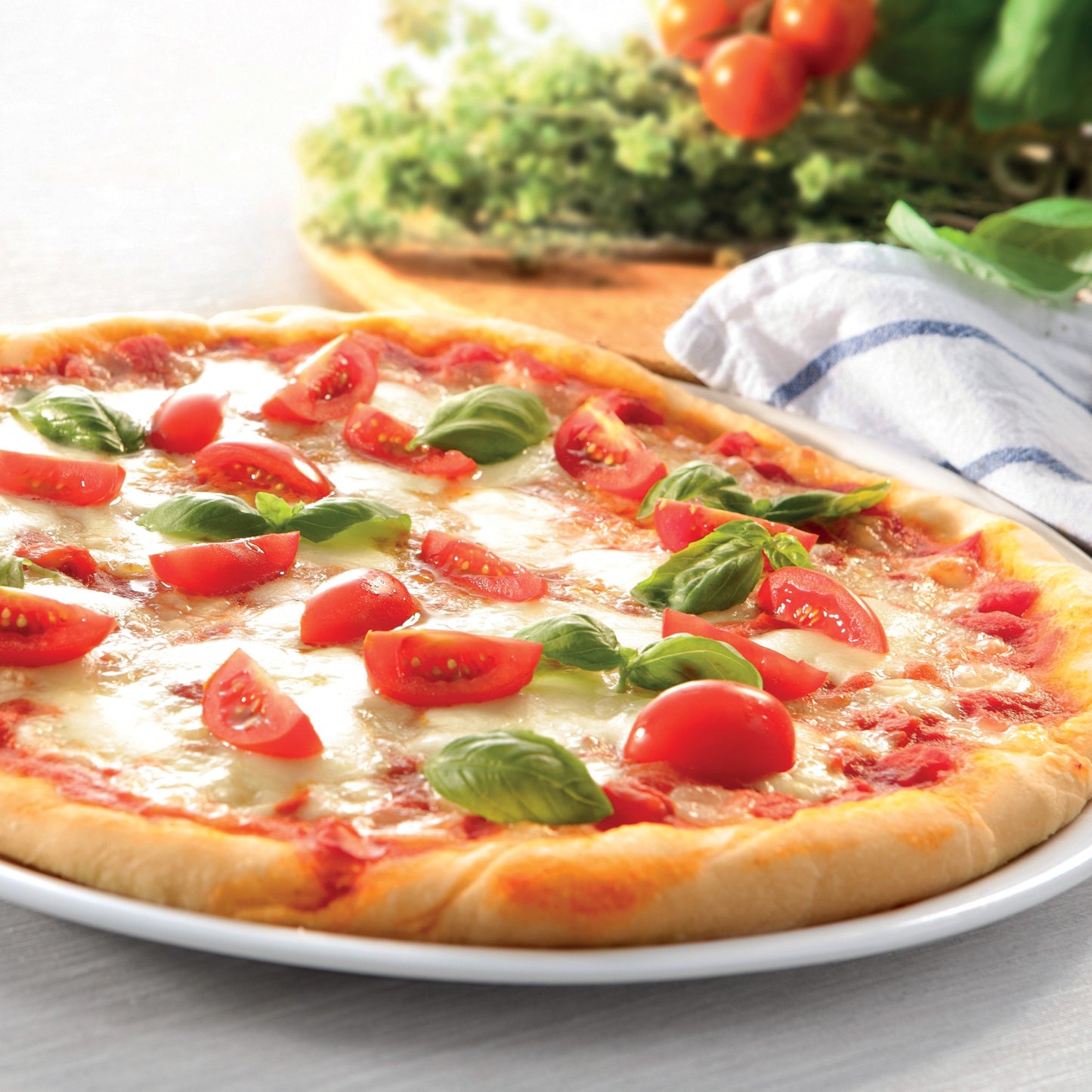 Kenwood Air Fryer Oven 11L 2000W Multi-Functional Air Fryer Cum Microwave Oven For Frying, Grilling, Broiling, Roasting, Baking, Toasting, Heating And Defrosting HFP90.000BK Black