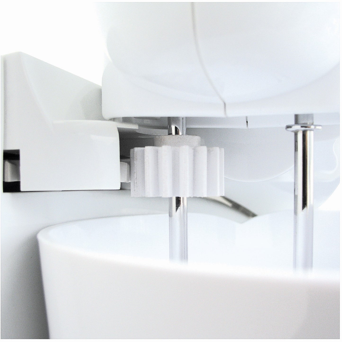 KENWOOD Stand Mixer Hand Mixer (Electric Whisk) 250W with 2.7L Rotary Bowl, 6 Speeds + Turbo Button, Twin Stainless Steel Kneader and Beater for Mixing, Whipping, Whisking, Kneading HM430 White