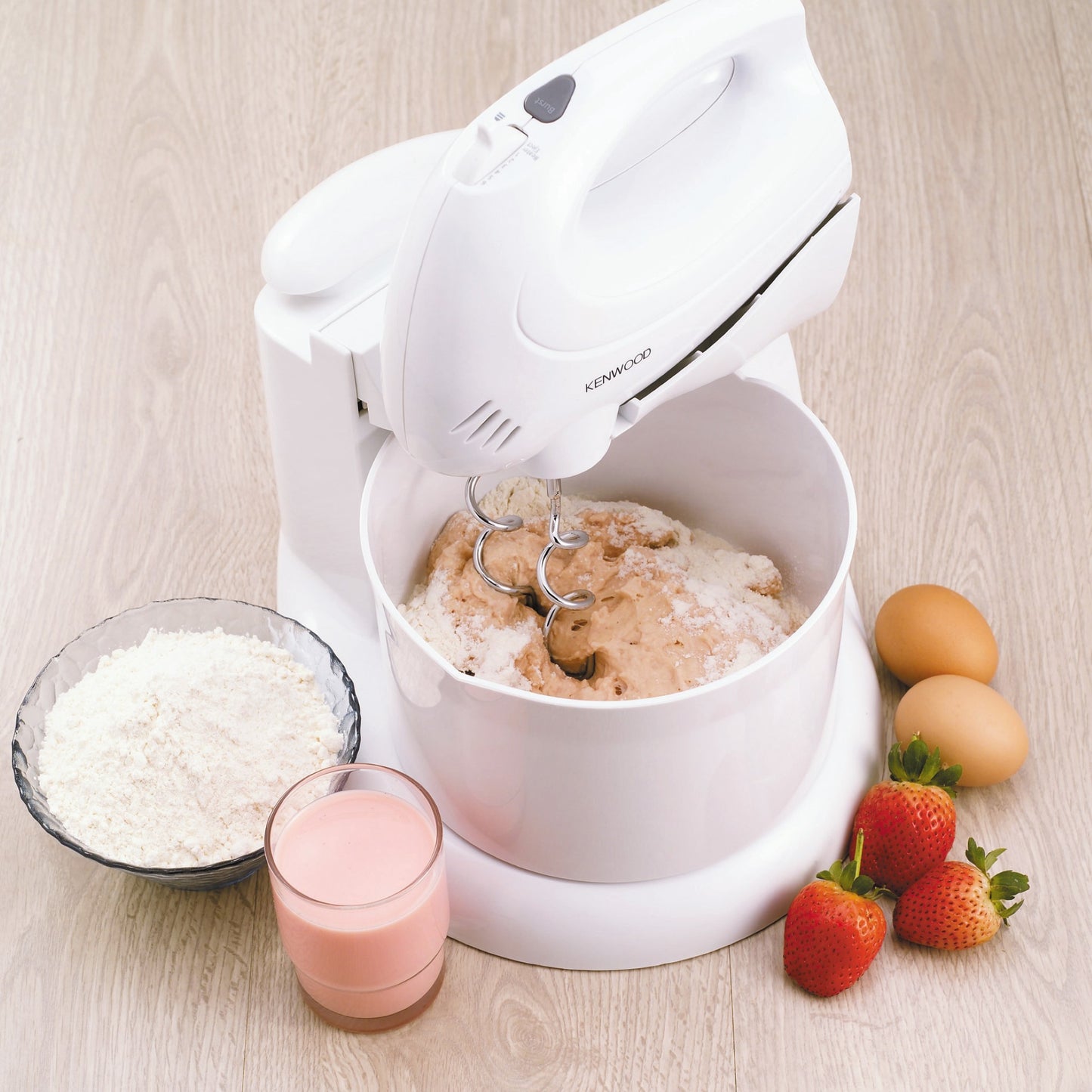 KENWOOD Stand Mixer Hand Mixer (Electric Whisk) 250W with 2.7L Rotary Bowl, 6 Speeds + Turbo Button, Twin Stainless Steel Kneader and Beater for Mixing, Whipping, Whisking, Kneading HM430 White