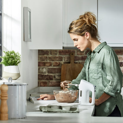 Kenwood Hand Mixer (Electric Whisk) 450W With 5 Speeds + Turbo Button, Twin Stainless Steel Kneader And Beater For Mixing, Whipping, Whisking, Kneading HMP30.A0WH White