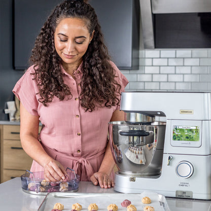 KENWOOD Stand Mixer Metal Body Kitchen Machine COOKING CHEF XL with Induction/Cooking Function, Built-in Weighing Scale, SS Bowl & Food Steamer,5 Tools,Glass Blender,Food Processor KCL95.424SI Silver