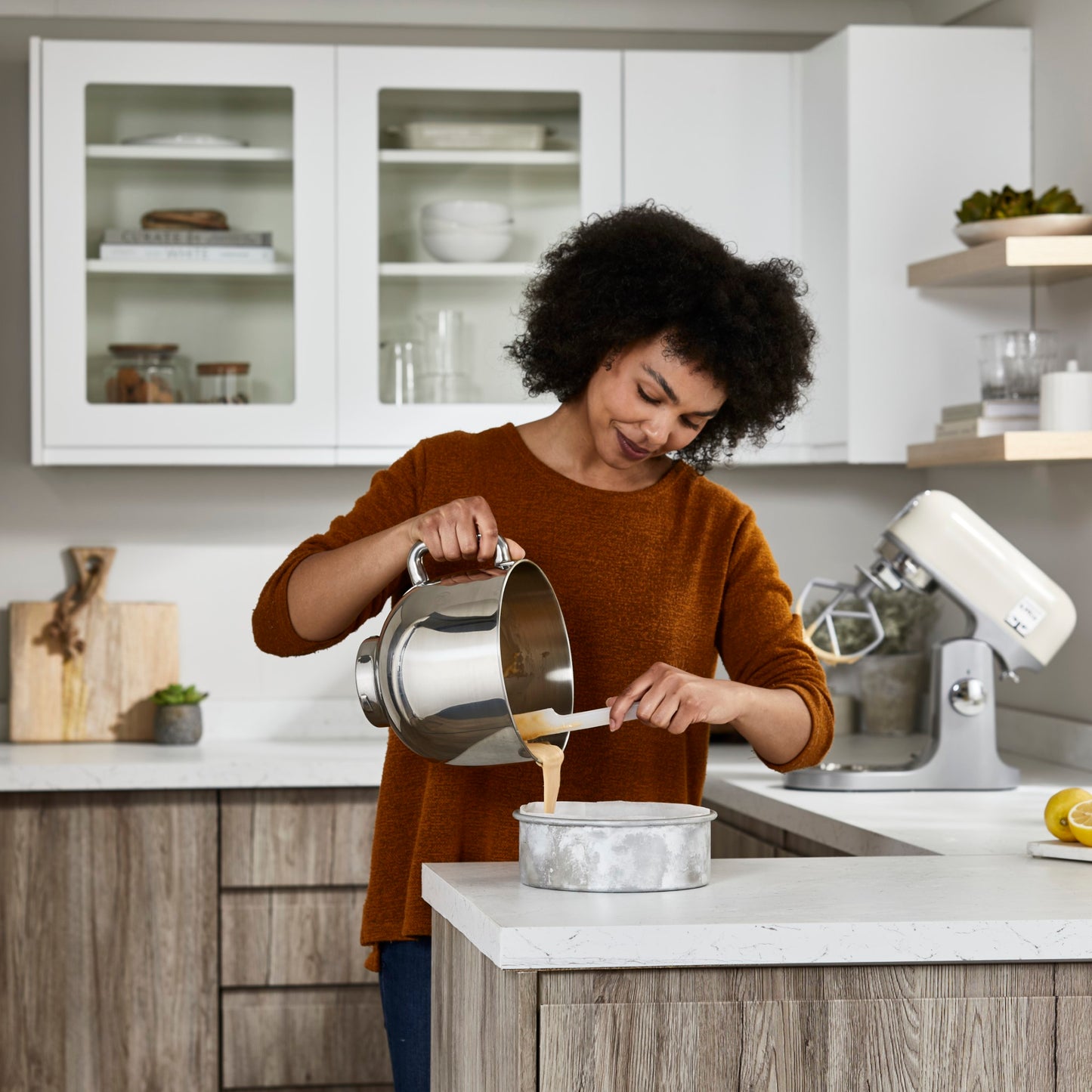 KENWOOD Stand Mixer PREMIUM Kitchen Machine kMix 1000W with 5L Stainless Steel Bowl, K-Beater, Whisk, Dough Hook, Splashguard, Spatula, Unique Fold Function, Smart Speed Control KMX750