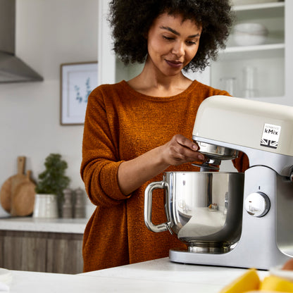 KENWOOD Stand Mixer PREMIUM Kitchen Machine kMix 1000W with 5L Stainless Steel Bowl, K-Beater, Whisk, Dough Hook, Splashguard, Spatula, Unique Fold Function, Smart Speed Control KMX750