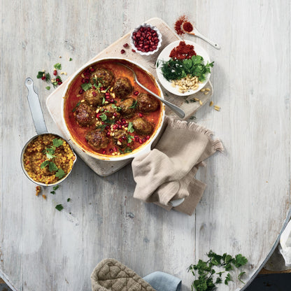 KENWOOD 22L Microwave Oven with Digital Display, 5 Power Levels, Defrost Function, Stainless Steel, Auto Menu, 95 Minutes Timer, Clock Function 700W MWM22.000BK Black/Silver