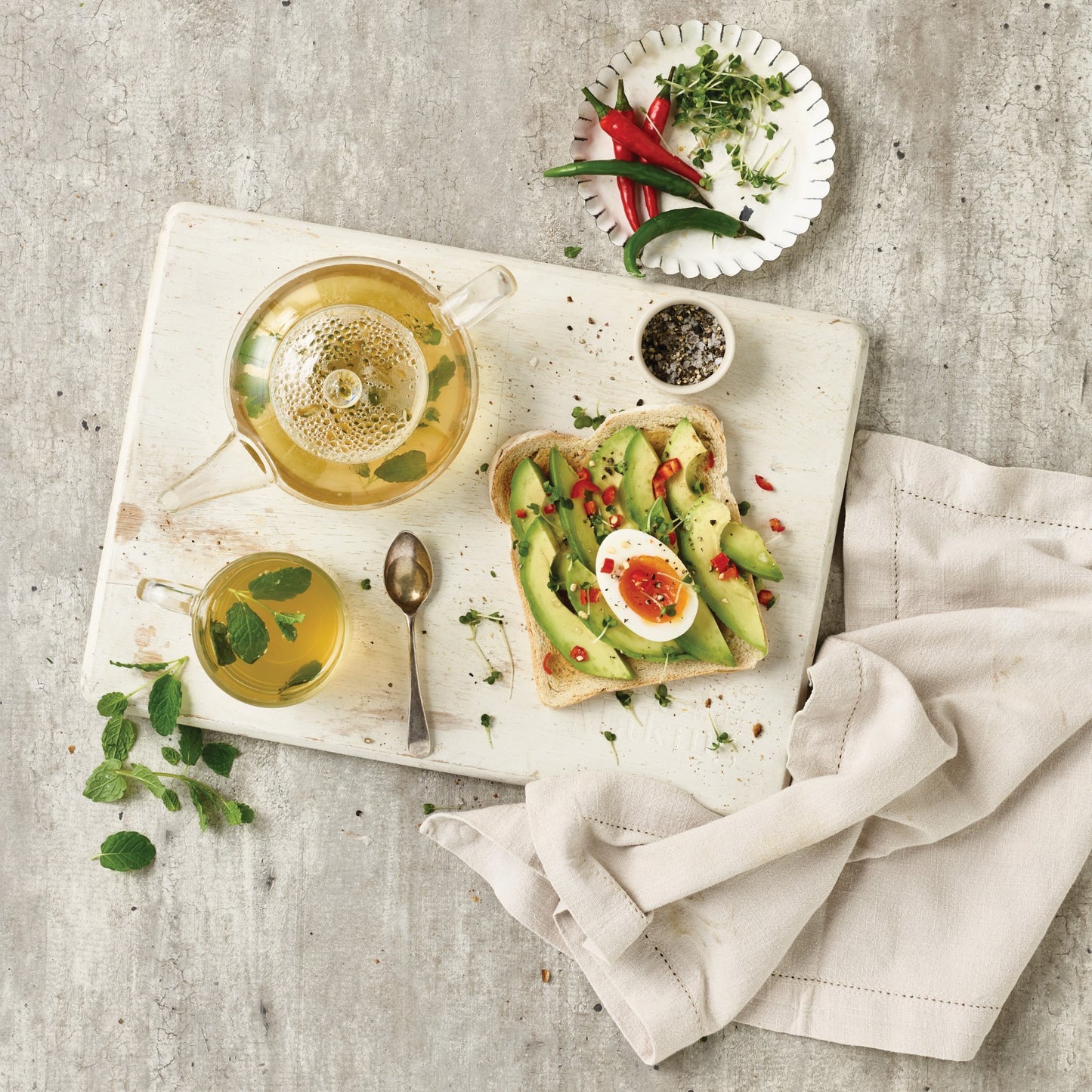 KENWOOD Toaster 2 Slice Bread Toaster with Integrated Bun Warmer, Adjustable Browning Control, Removable Crumb Tray for Easier Cleaning, Automatic Pop Up & Cancel Function TCP01.A0WH White